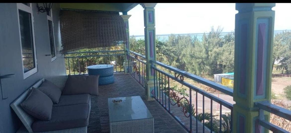 Tilapasse Resto & Guest House Port South East Екстер'єр фото