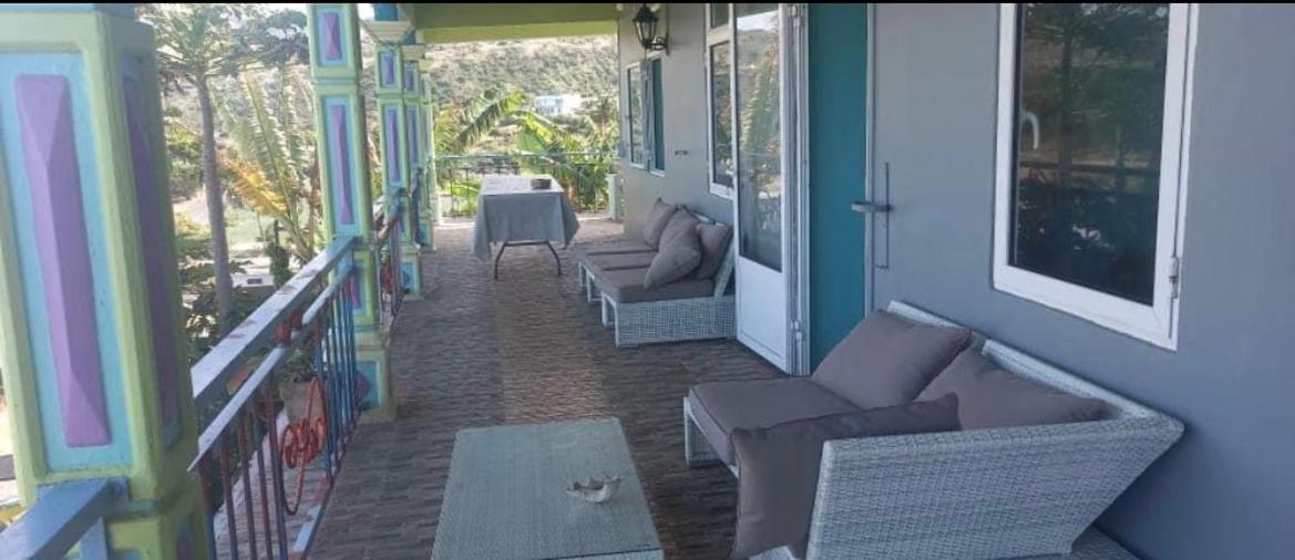 Tilapasse Resto & Guest House Port South East Екстер'єр фото