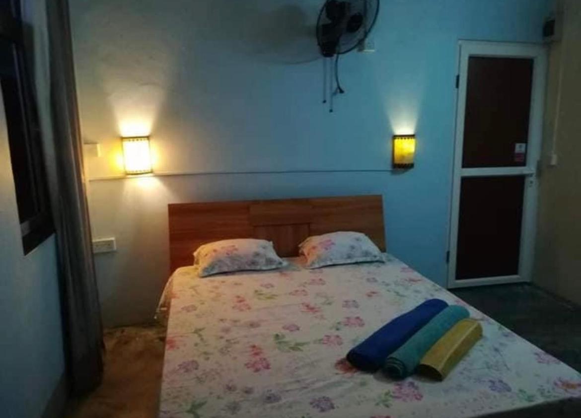 Tilapasse Resto & Guest House Port South East Екстер'єр фото